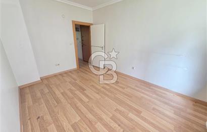 Şerifalide Site içerisinde Geniş ve Ferah Satılık 1+1 Daire