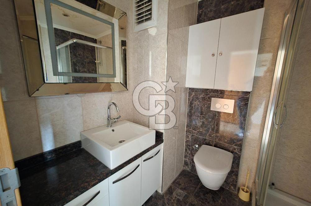 Şerifalide Site içerisinde Geniş ve Ferah Satılık 1+1 Daire