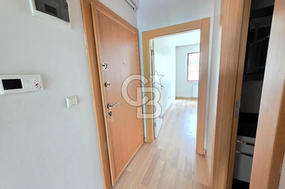 Şerifalide Site içerisinde Geniş ve Ferah Satılık 1+1 Daire