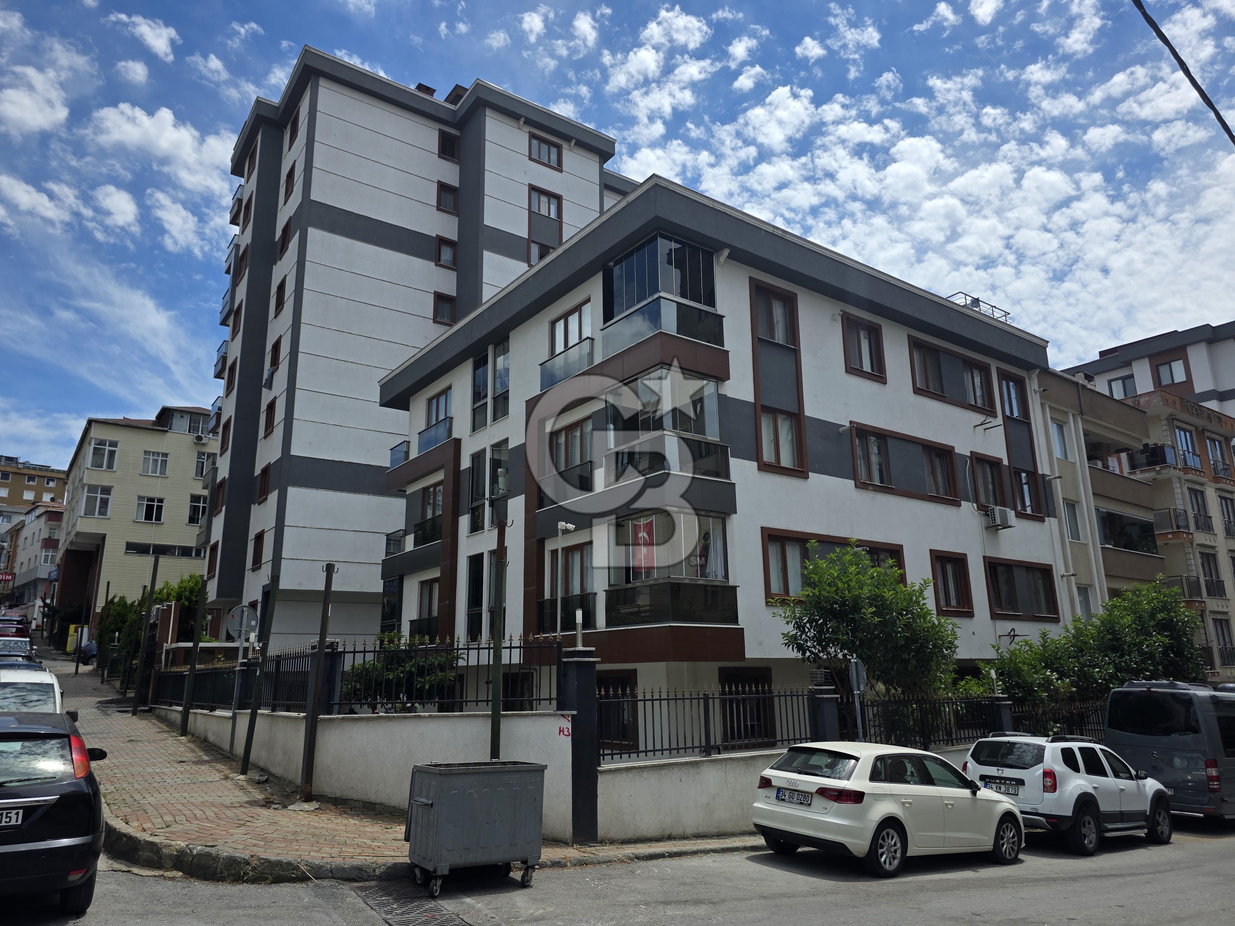 Şerifalide Site içerisinde Geniş ve Ferah Satılık 1+1 Daire
