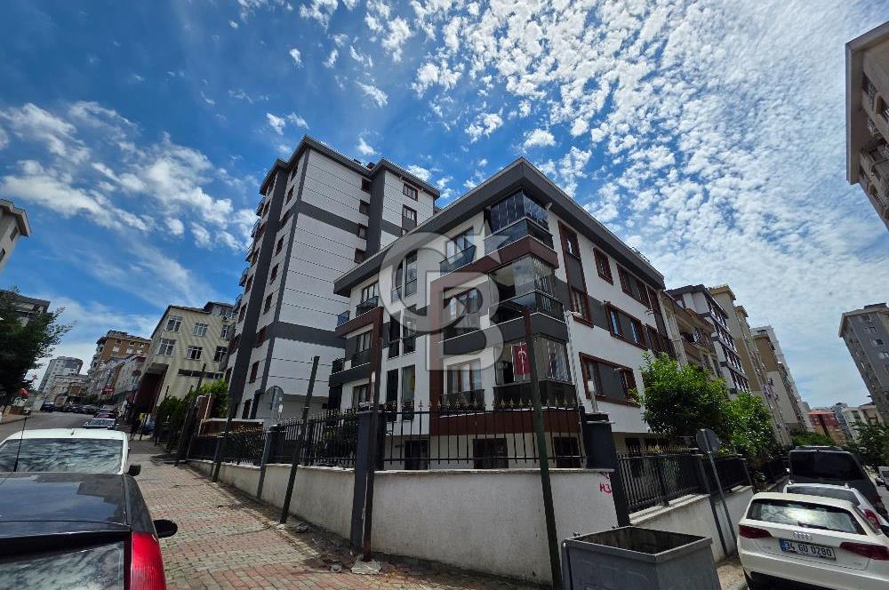 Şerifalide Site içerisinde Geniş ve Ferah Satılık 1+1 Daire