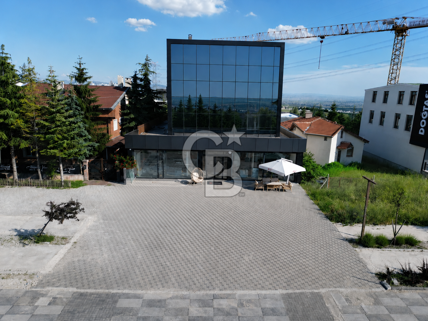 İNCEK BULVARINA CEPHE SATILIK KÖK TAPU 2000M2 DÜKKAN