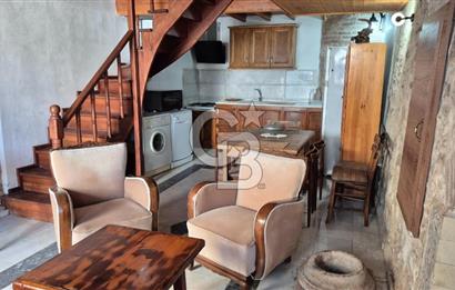 AYVALIK MERKEZ'DE TARİHİ DOKUDA KİRALIK EŞYALI MÜSTAKİL EV