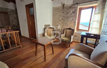 AYVALIK MERKEZ'DE TARİHİ DOKUDA KİRALIK EŞYALI MÜSTAKİL EV