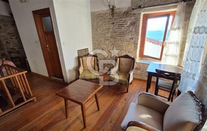 AYVALIK MERKEZ'DE TARİHİ DOKUDA KİRALIK EŞYALI MÜSTAKİL EV