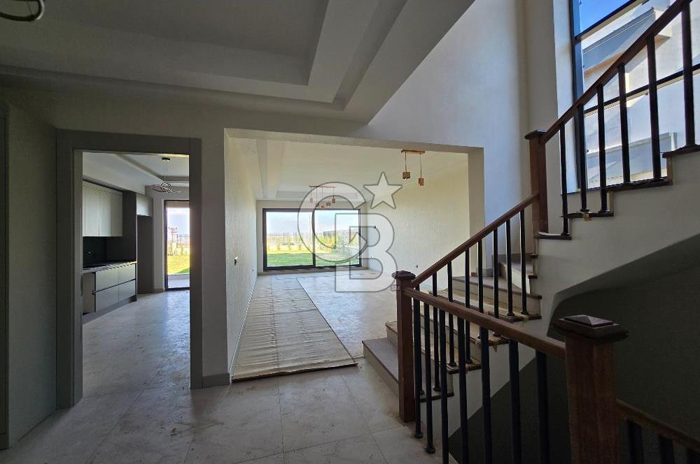 ETİMESGUT BAĞLICA'DA 6+1 290 m2 KAPALI OTOPARKLI SATILIK VİLLA