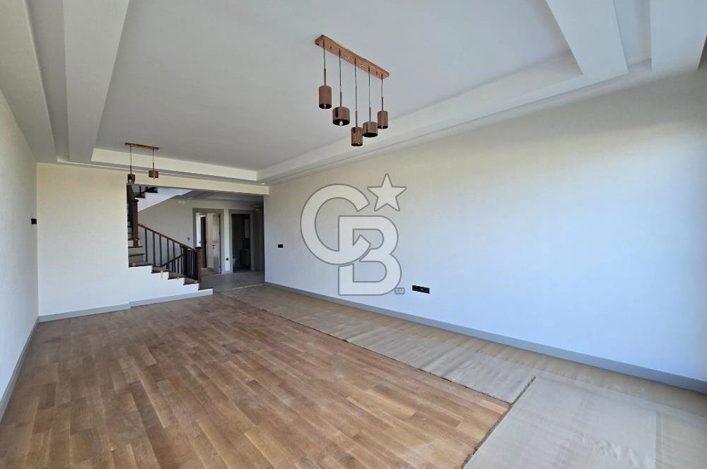 ETİMESGUT BAĞLICA'DA 6+1 290 m2 KAPALI OTOPARKLI SATILIK VİLLA