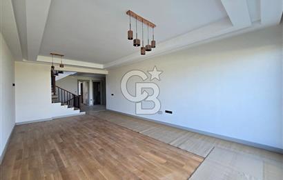 ETİMESGUT BAĞLICA'DA 6+1 290 m2 KAPALI OTOPARKLI SATILIK VİLLA