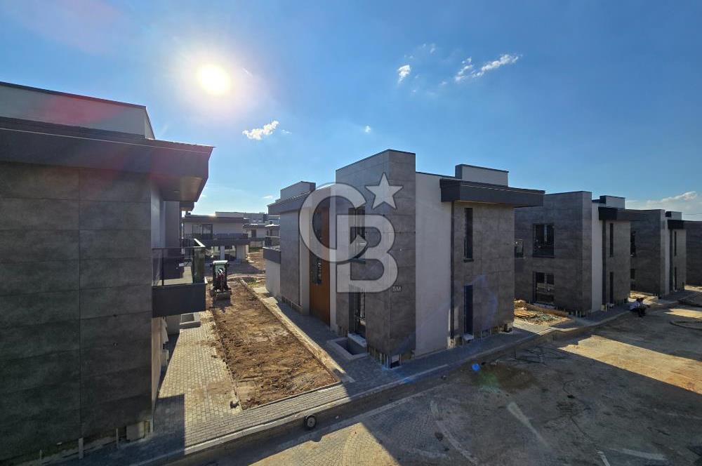 ETİMESGUT BAĞLICA'DA 6+1 290 m2 KAPALI OTOPARKLI SATILIK VİLLA