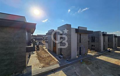 ETİMESGUT BAĞLICA'DA 6+1 290 m2 KAPALI OTOPARKLI SATILIK VİLLA