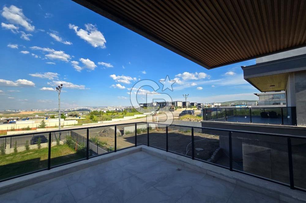 ETİMESGUT BAĞLICA'DA 6+1 290 m2 KAPALI OTOPARKLI SATILIK VİLLA