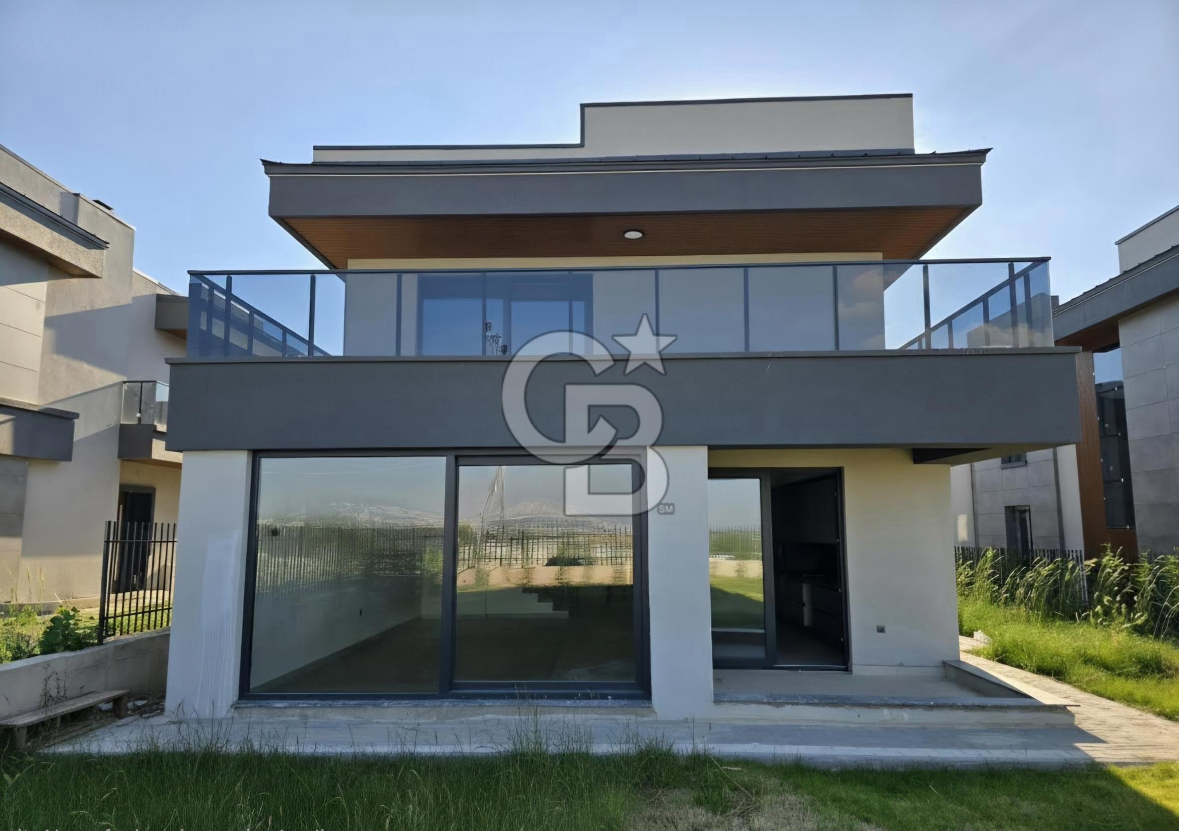 ETİMESGUT BAĞLICA'DA 6+1 290 m2 KAPALI OTOPARKLI SATILIK VİLLA