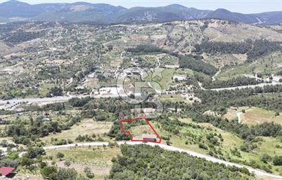 BORNOVA BEŞYOL DA 8440 M2 TARLA İÇERİSİNDE ASFALT YOLA CEPHELİ SATILIK MÜSTAKİL EV VE ARSASI