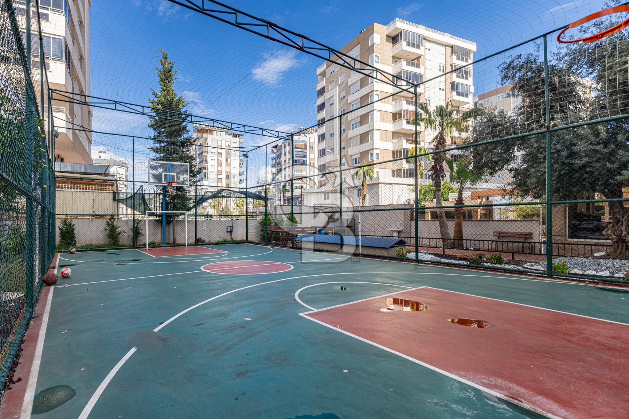 Muratpaşa Yenigün Mahallesi'nde Site İçinde Satılık 3+1 Daire
