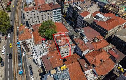KARAKÖY'DE İYİ KONUMDA 875M2 SATILIK TİCARİ BİNA