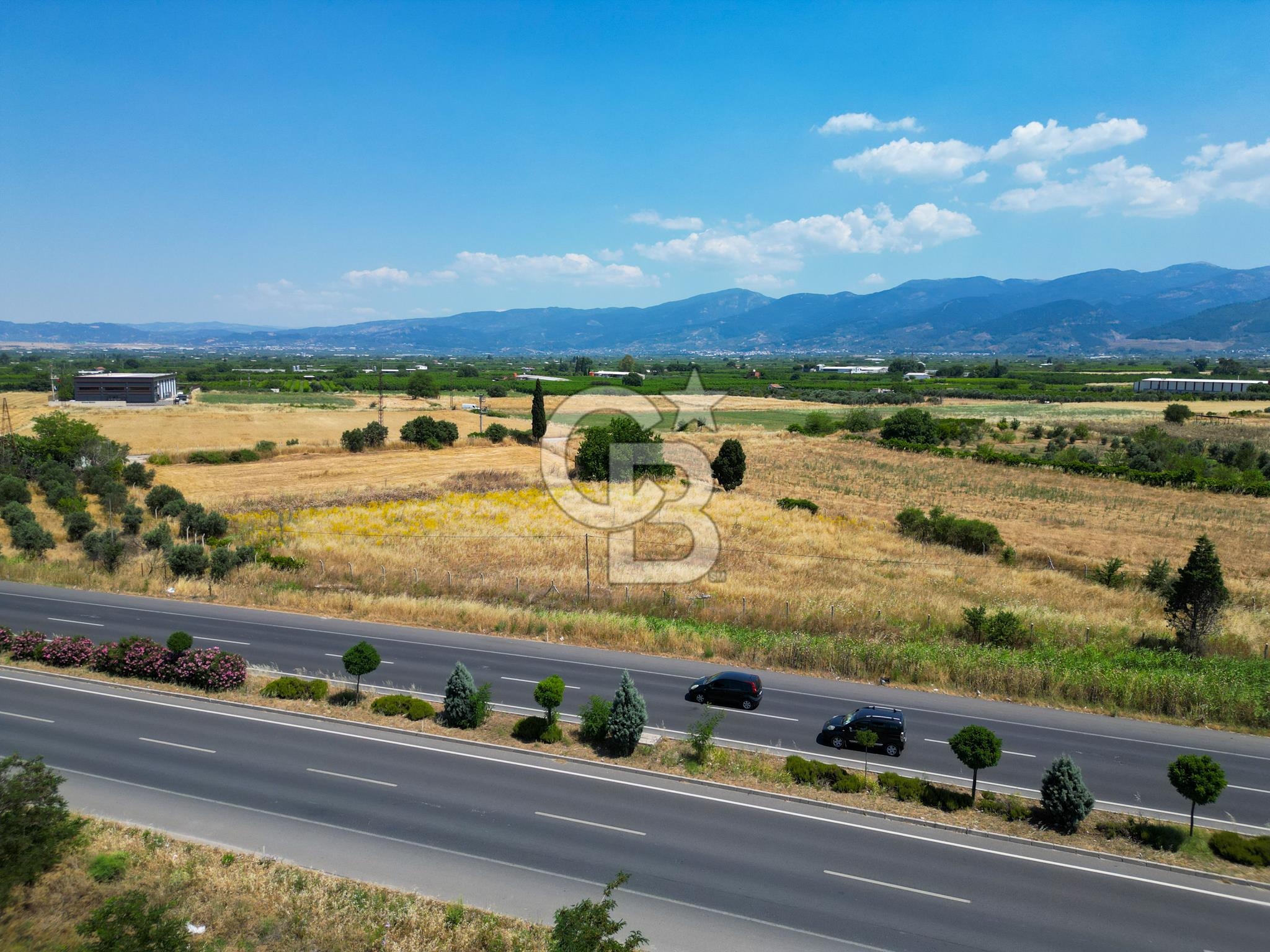 Ankara asfaltına 88m cepheli bağ