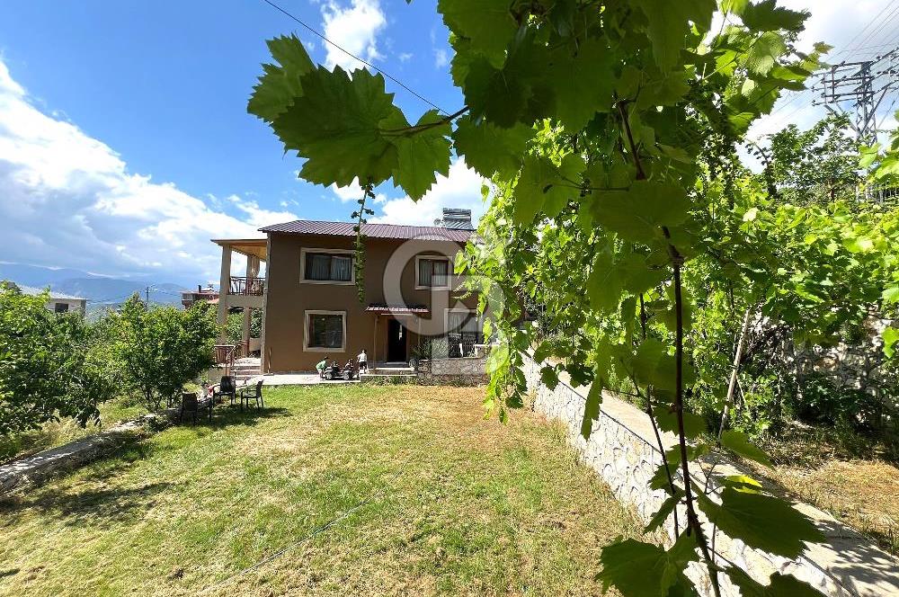 MERSİN TOROSLAR YENİKÖYDE SATILIK İKİ KATLI EV VE ARSASI