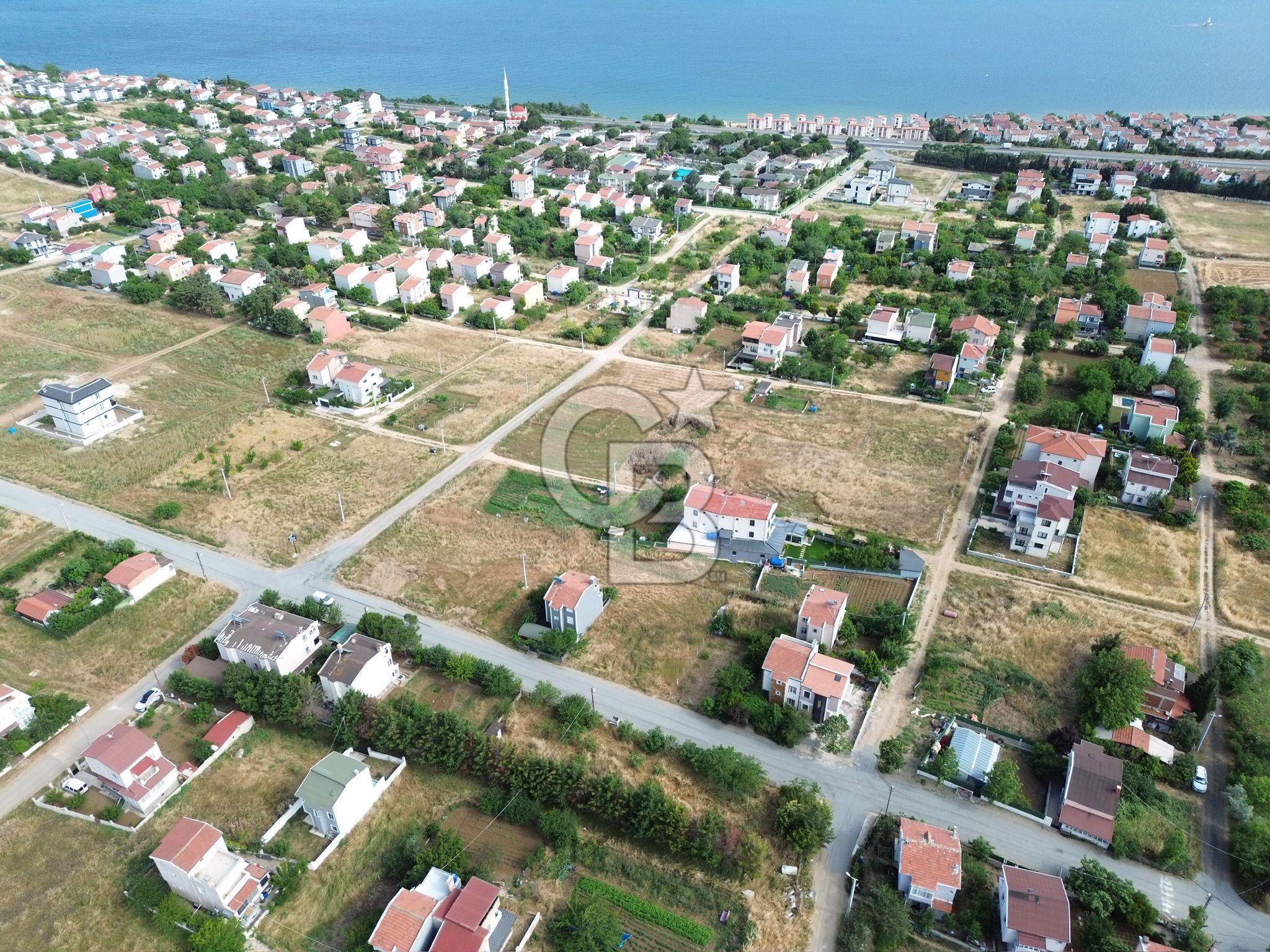 TEKİRDAĞ'DA DENİZE 750 M MESAFEDE SIFIR YAZLIK VİLLA