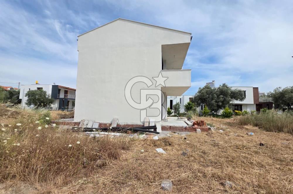 AYVALIK KÜÇÜKKÖY TUZLA MEVKİİ'NDE SATILIK BAHÇELİ 3+1 DUBLEKS