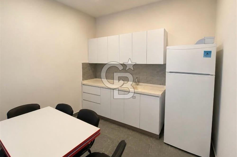 ÇUKURAMBAR PLAZADA YÜKSEK KAT YAPILI 110 M2 , 2+1 KİRALIK OFİS