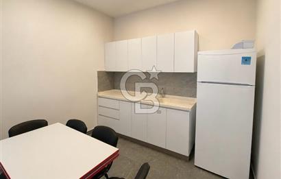 ÇUKURAMBAR PLAZADA YÜKSEK KAT YAPILI 110 M2 , 2+1 KİRALIK OFİS