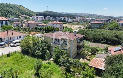 ALTINOVA'DA 425 M2 ARSA İÇERİSİNDE 2 AYRI GİRİŞLİ 2 ADET 3+1 !