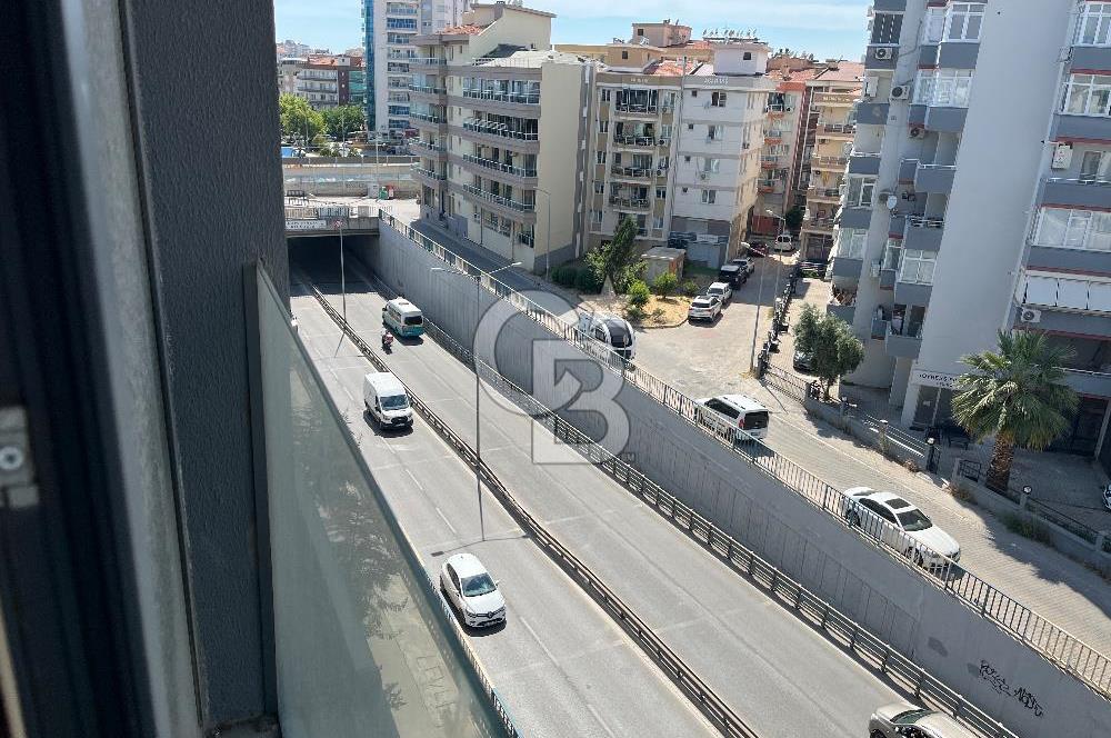 Karşıyaka Demirköprü Spor Suit'te Kiralık 1+1 Daire