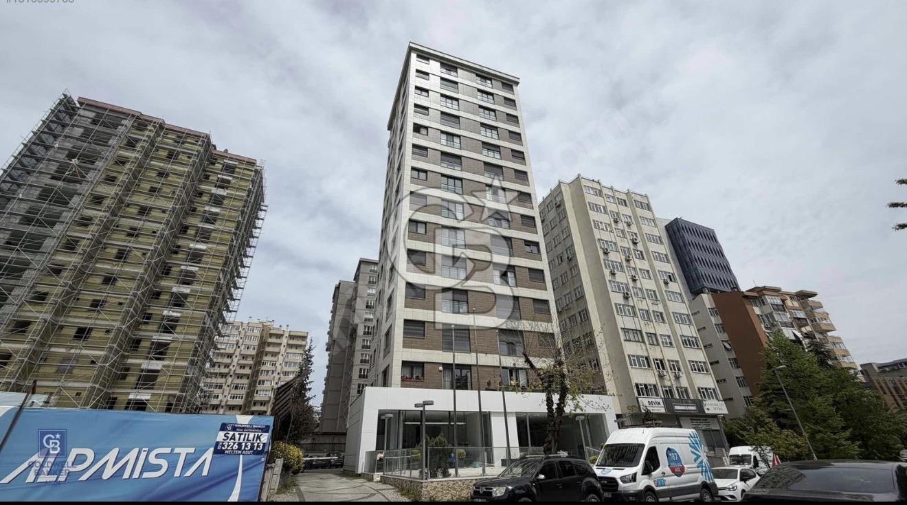 Kozyatagı Bayar Caddesi’nde satılık 3 + 1 daire