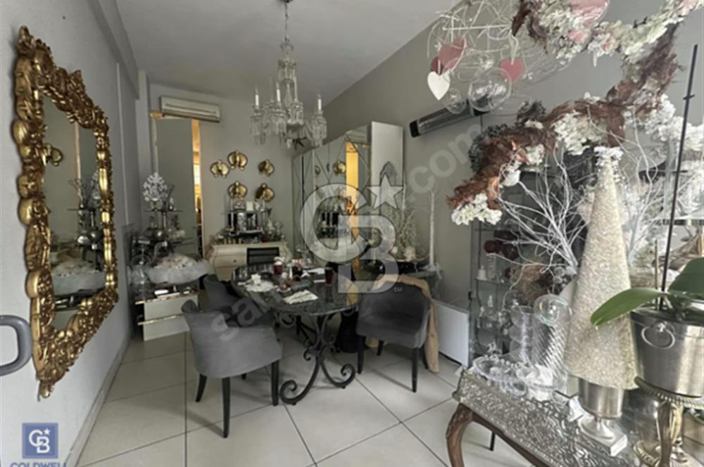 ORTAKÖY DEREBOYU CADDESİNDE SATILIK 34M2 DÜKKAN