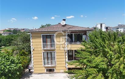 ALTINOVA'DA 425 M2 ARSA İÇERİSİNDE 2 AYRI GİRİŞLİ 2 ADET 3+1 !
