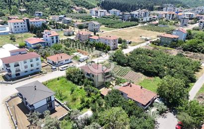 ALTINOVA'DA 425 M2 ARSA İÇERİSİNDE 2 AYRI GİRİŞLİ 2 ADET 3+1 !