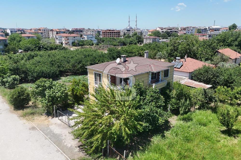 ALTINOVA'DA 425 M2 ARSA İÇERİSİNDE 2 AYRI GİRİŞLİ 2 ADET 3+1 !