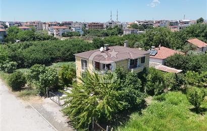ALTINOVA'DA 425 M2 ARSA İÇERİSİNDE 2 AYRI GİRİŞLİ 2 ADET 3+1 !