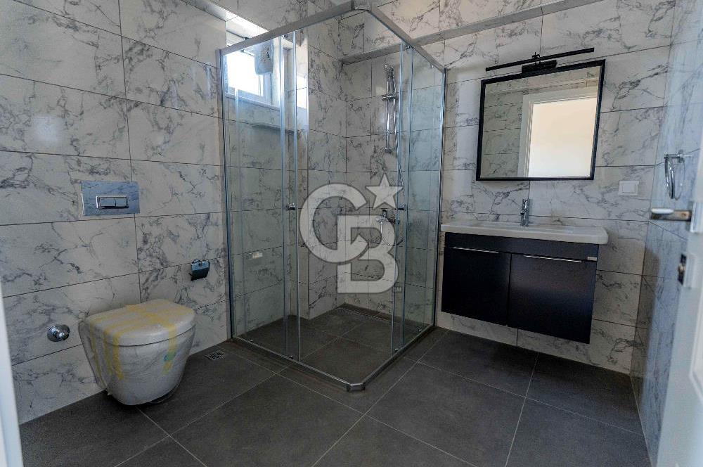 ÇANAKKALE DE SATILIK DENİZ MANZARALI MÜSTAKİL 4,5+1 LÜKS VİLLA