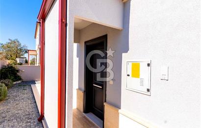 ÇANAKKALE DE SATILIK DENİZ MANZARALI MÜSTAKİL 4,5+1 LÜKS VİLLA
