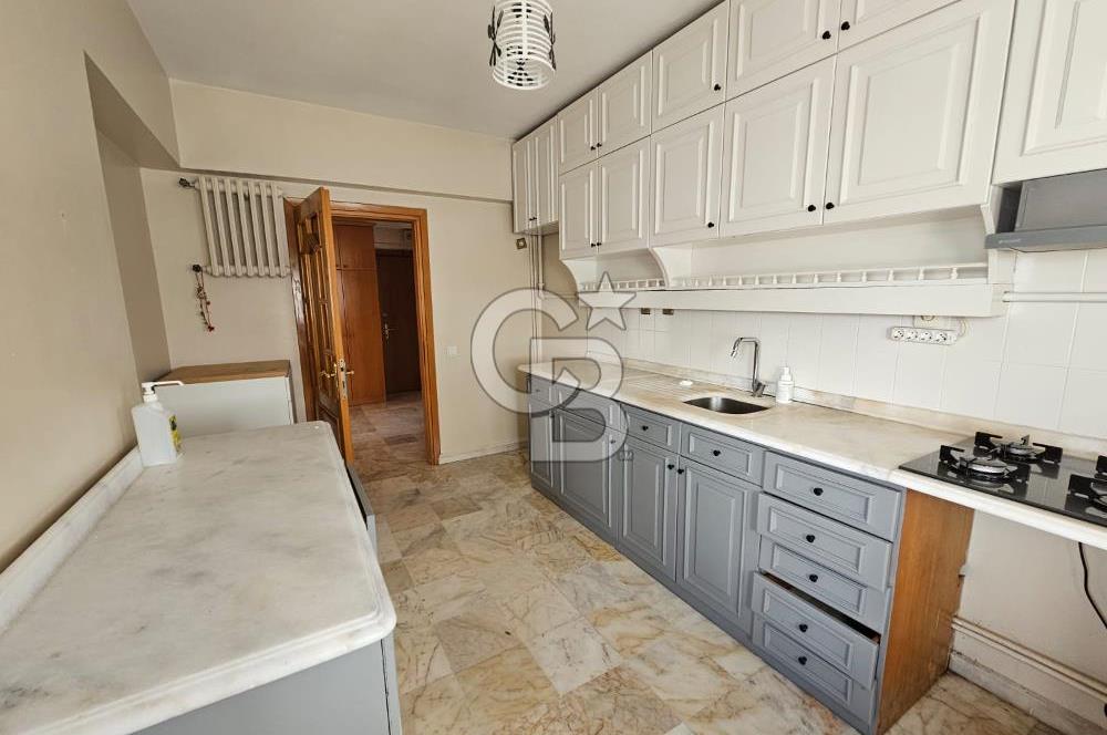 Feneryolu Çamtepe Sokakta Merkezi Konumda Kiralık 3+1 Daire