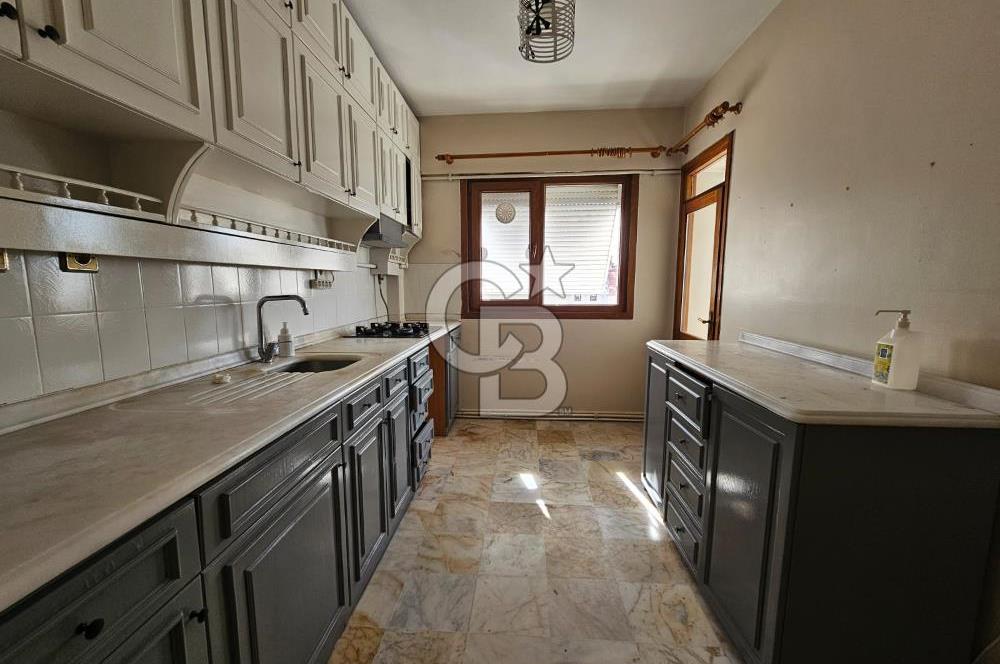 Feneryolu Çamtepe Sokakta Merkezi Konumda Kiralık 3+1 Daire