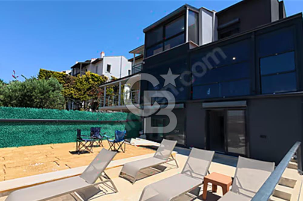 ÇEŞME DALYAN'DA 5+2 LÜKS VİLLA