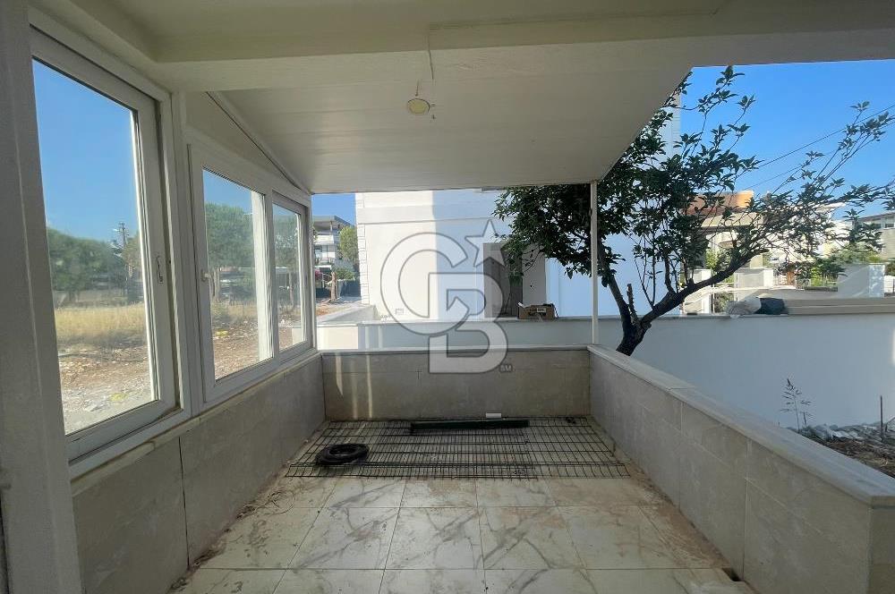 DİDiM-EFELER'DE BAHÇELİ 4+1 KAPALI TERASLI KÖŞE MÜSTAKİL VİLLA