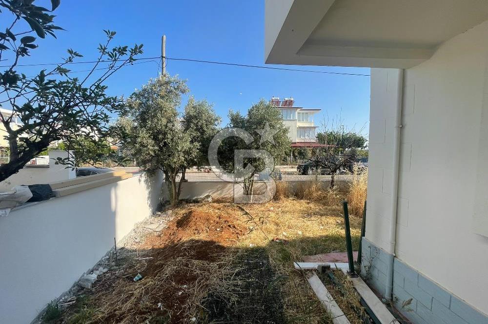 DİDiM-EFELER'DE BAHÇELİ 4+1 KAPALI TERASLI KÖŞE MÜSTAKİL VİLLA