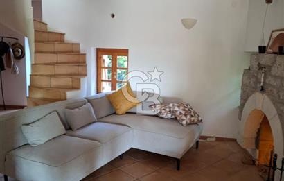 Eski Datça'da Satılık Geniş Bahçeli ve Havuzlu Taş Villa