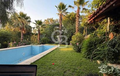 Eski Datça'da Satılık Geniş Bahçeli ve Havuzlu Taş Villa