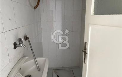 MENDERES CADDESİNE 2 DAKİKA YÜRÜME MESAFESİNDE KİRALIK 2+1 DAİRE