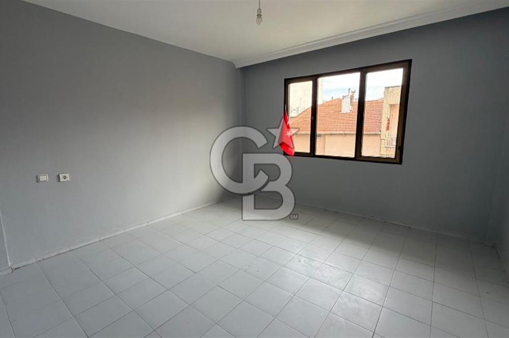 MENDERES CADDESİNE 2 DAKİKA YÜRÜME MESAFESİNDE KİRALIK 2+1 DAİRE