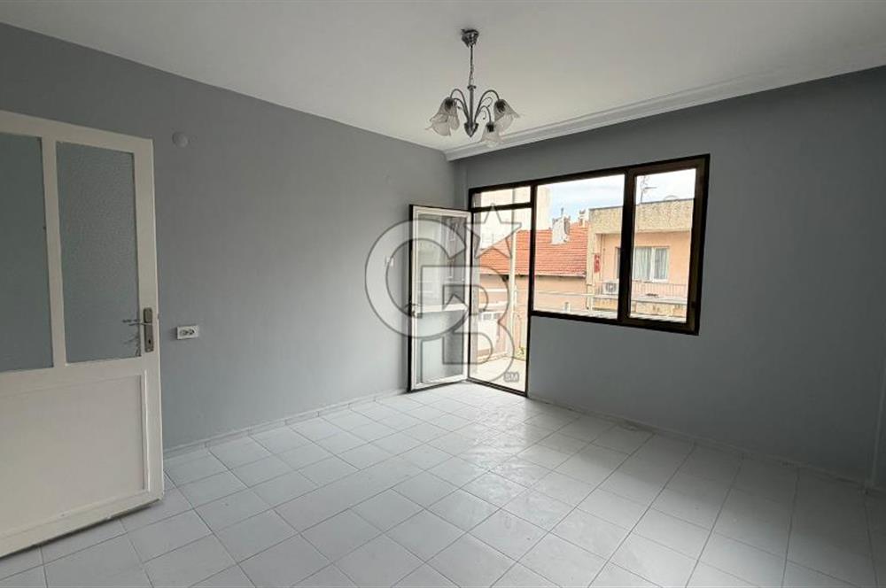 MENDERES CADDESİNE 2 DAKİKA YÜRÜME MESAFESİNDE KİRALIK 2+1 DAİRE