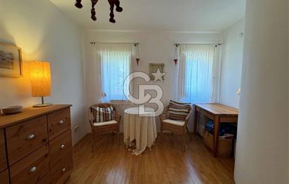 Eski Datça'da Satılık Geniş Bahçeli ve Havuzlu Taş Villa
