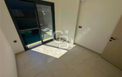 Kuşadası Marina'da Müstakil havuzlu lüks 1+1 Kiralık Daire