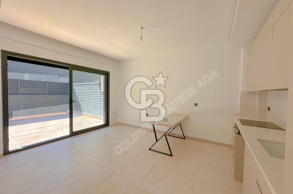 Kuşadası Marina'da Müstakil havuzlu lüks 1+1 Kiralık Daire
