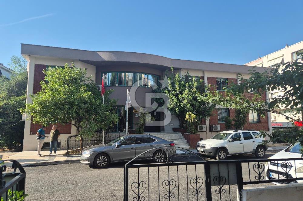 Balçova 3 Nolu Aile Sağlığı Merkezi Karşısında 50 m2 Dükkan