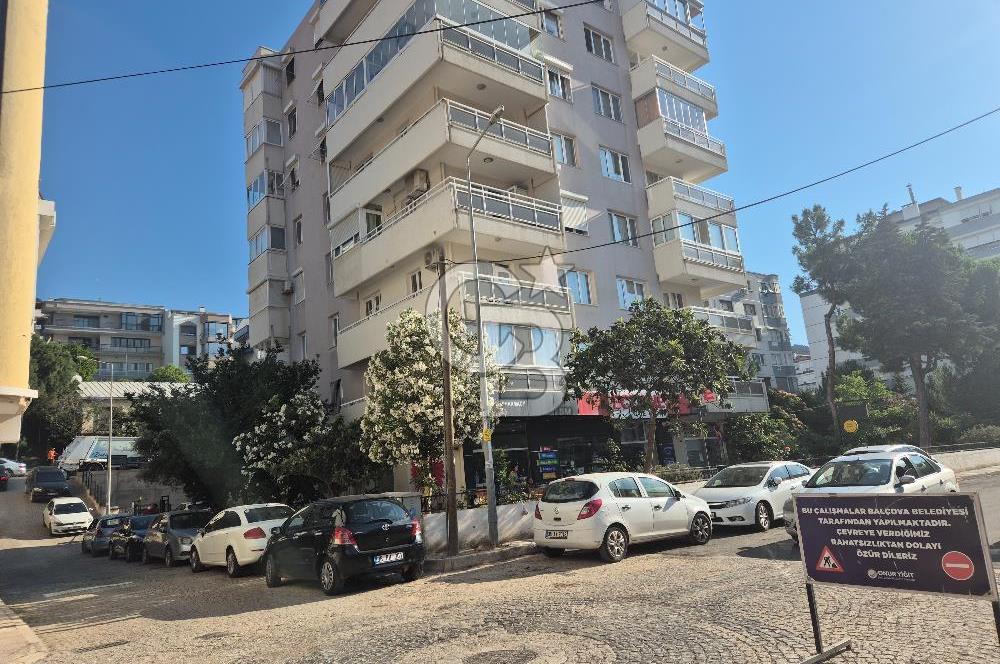 Balçova 3 Nolu Aile Sağlığı Merkezi Karşısında 50 m2 Dükkan